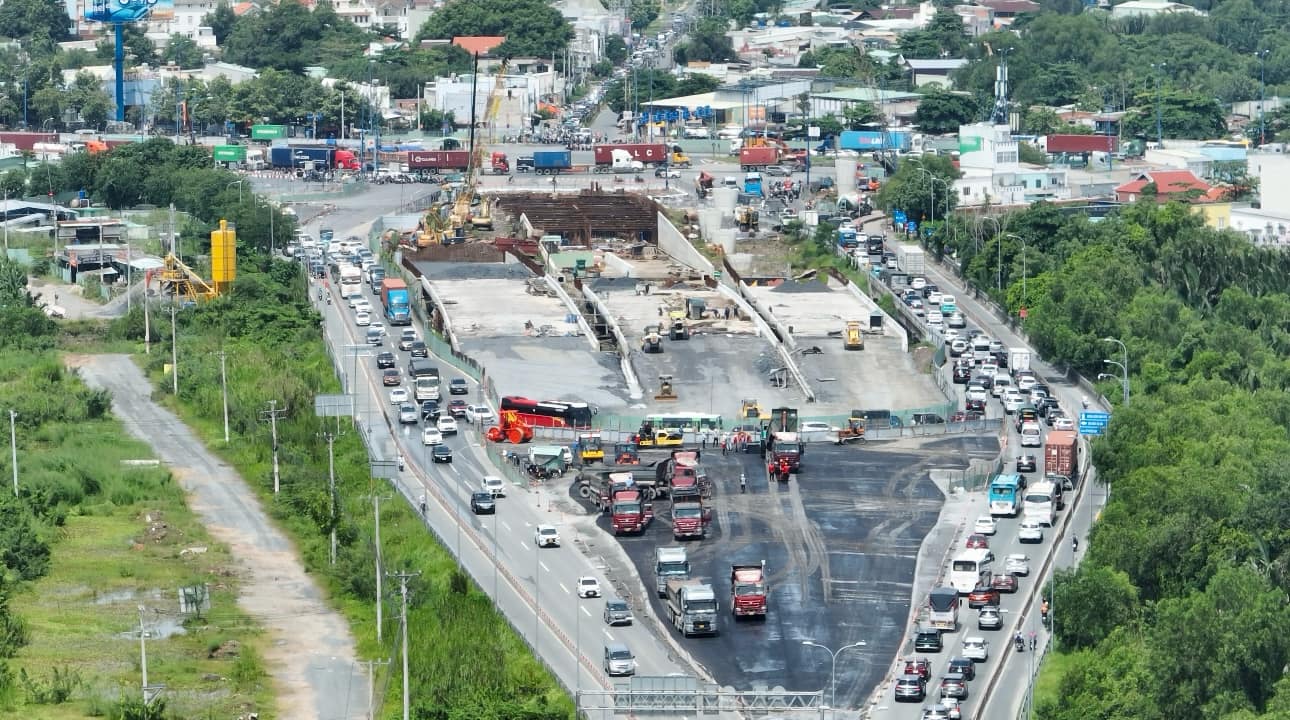 Giải ngân vốn đầu tư công thấp, chủ tịch TP.HCM chỉ đạo nóng- Ảnh 1. Giải ngân vốn đầu tư công thấp, chủ tịch TP.HCM chỉ đạo nóng- Ảnh 1.