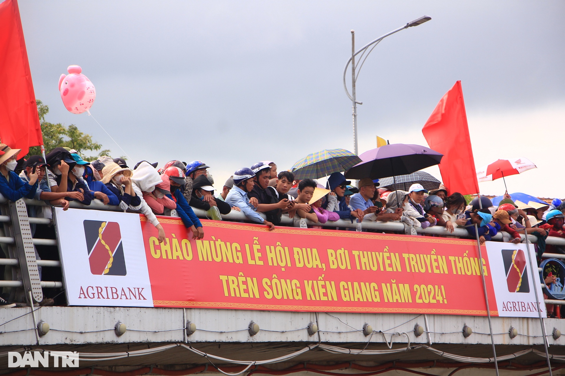 Dòng sông Kiến Giang dậy sóng mừng Tết Độc lập - 11 Dòng sông Kiến Giang dậy sóng mừng Tết Độc lập - 11