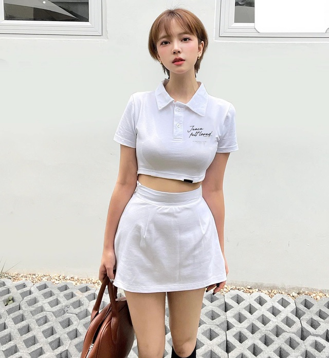Áo polo giúp nàng thể hiện trọn vẹn vẻ cá tính năng động- Ảnh 8. Áo polo giúp nàng thể hiện trọn vẹn vẻ cá tính năng động- Ảnh 8.