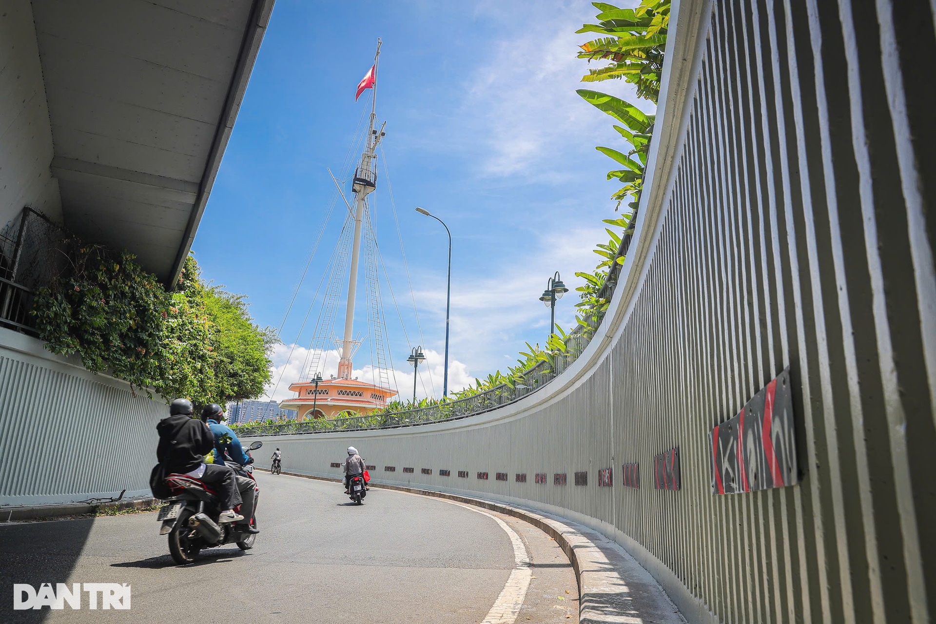 Nhiều cây cầu, hầm chui ở TPHCM được thay áo - 13 Nhiều cây cầu, hầm chui ở TPHCM được thay áo - 13