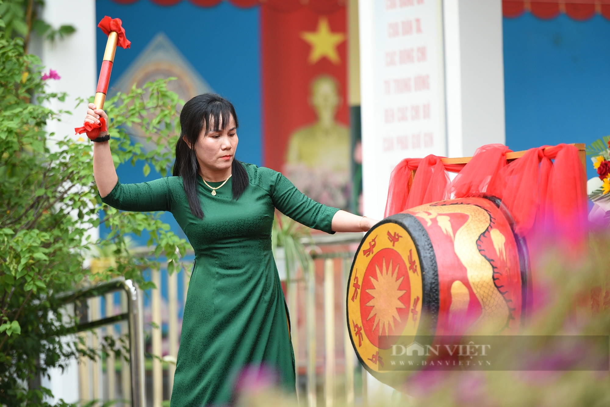 Trẻ em đồng bào Cơ Tu phấn khởi trong lần đầu khai giảng năm học mới- Ảnh 8. Trẻ em đồng bào Cơ Tu phấn khởi trong lần đầu khai giảng năm học mới- Ảnh 8.