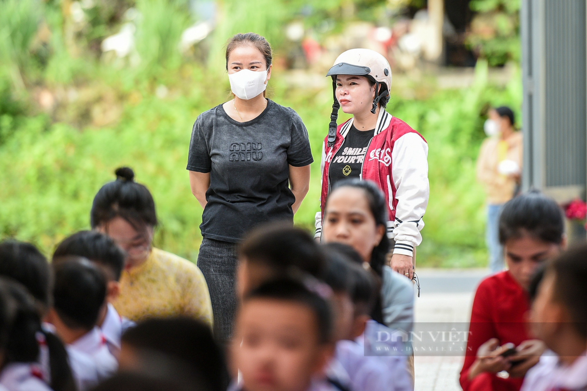 Trẻ em đồng bào Cơ Tu phấn khởi trong lần đầu khai giảng năm học mới- Ảnh 11. Trẻ em đồng bào Cơ Tu phấn khởi trong lần đầu khai giảng năm học mới- Ảnh 11.