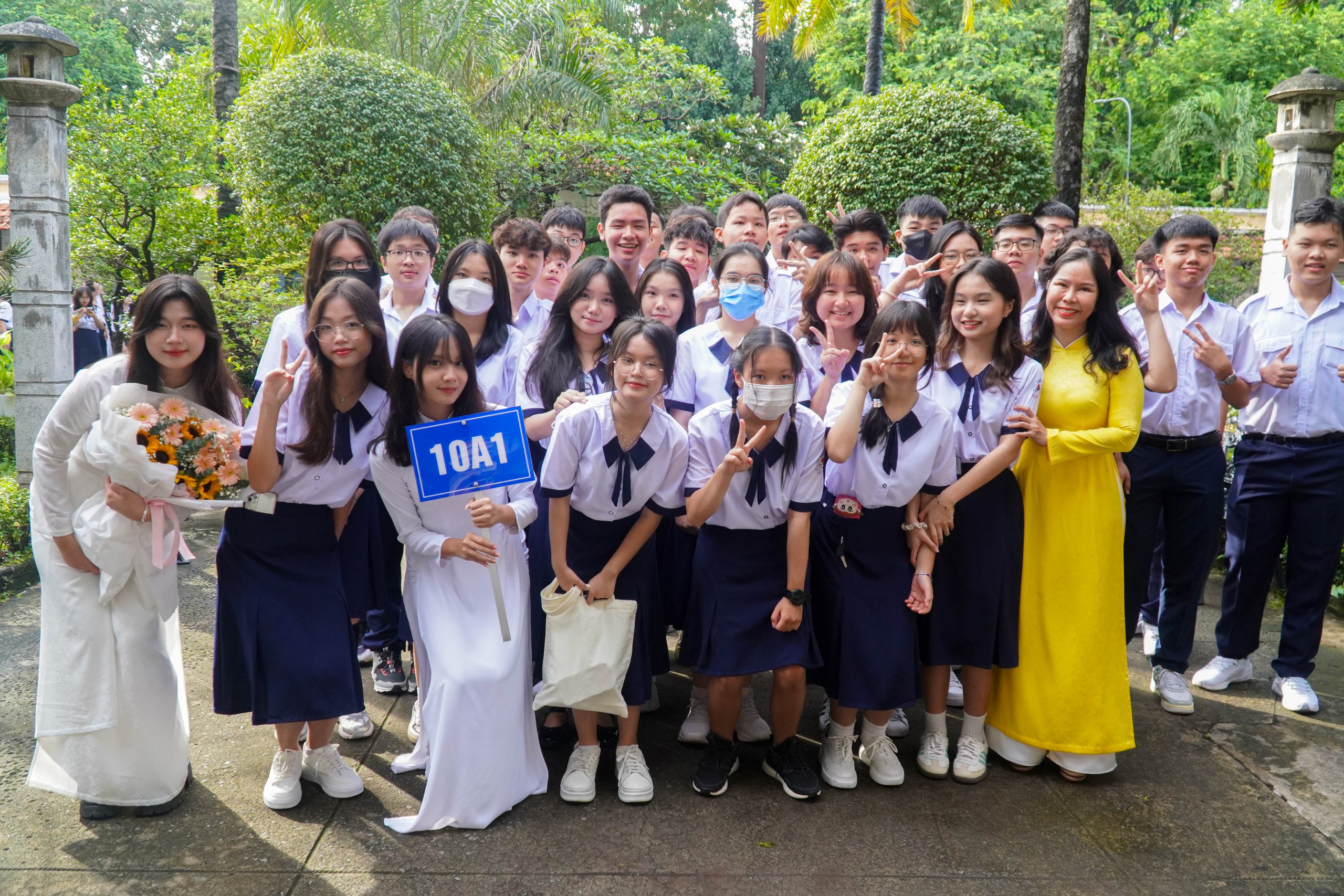 Lễ khai giảng ấn tượng tại ngôi trường THPT lâu đời nhất Việt Nam- Ảnh 13. Lễ khai giảng ấn tượng tại ngôi trường THPT lâu đời nhất Việt Nam- Ảnh 13.