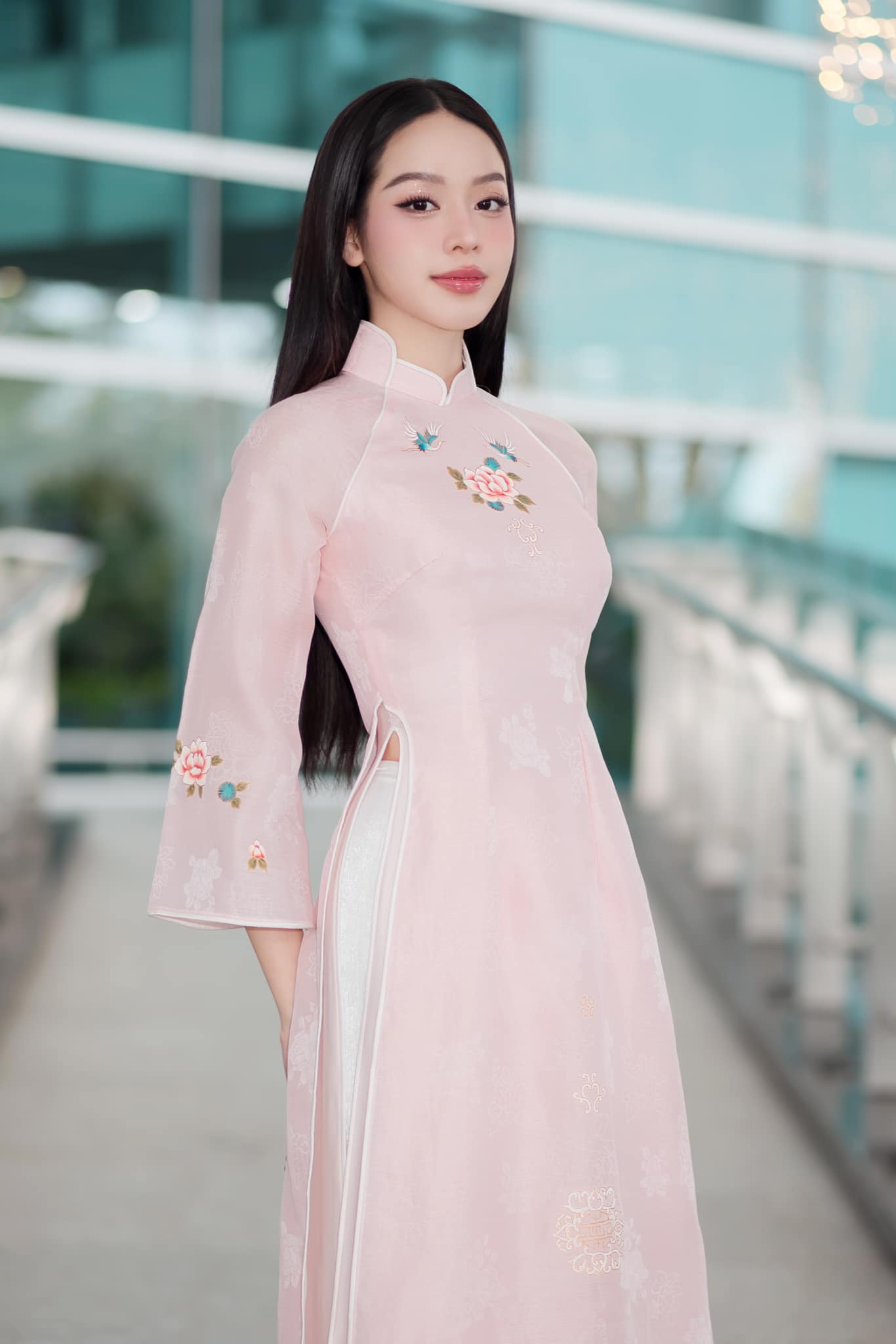 Loạt sao Việt gây ngỡ ngàng với ảnh