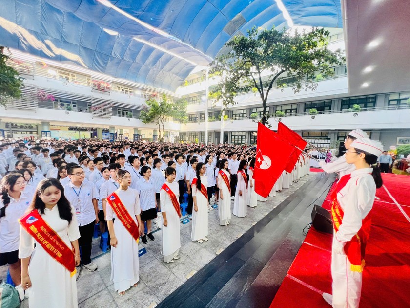 Những hình ảnh ấn tượng trong ngày đầu tiên của năm học mới- Ảnh 11. Những hình ảnh ấn tượng trong ngày đầu tiên của năm học mới- Ảnh 11.