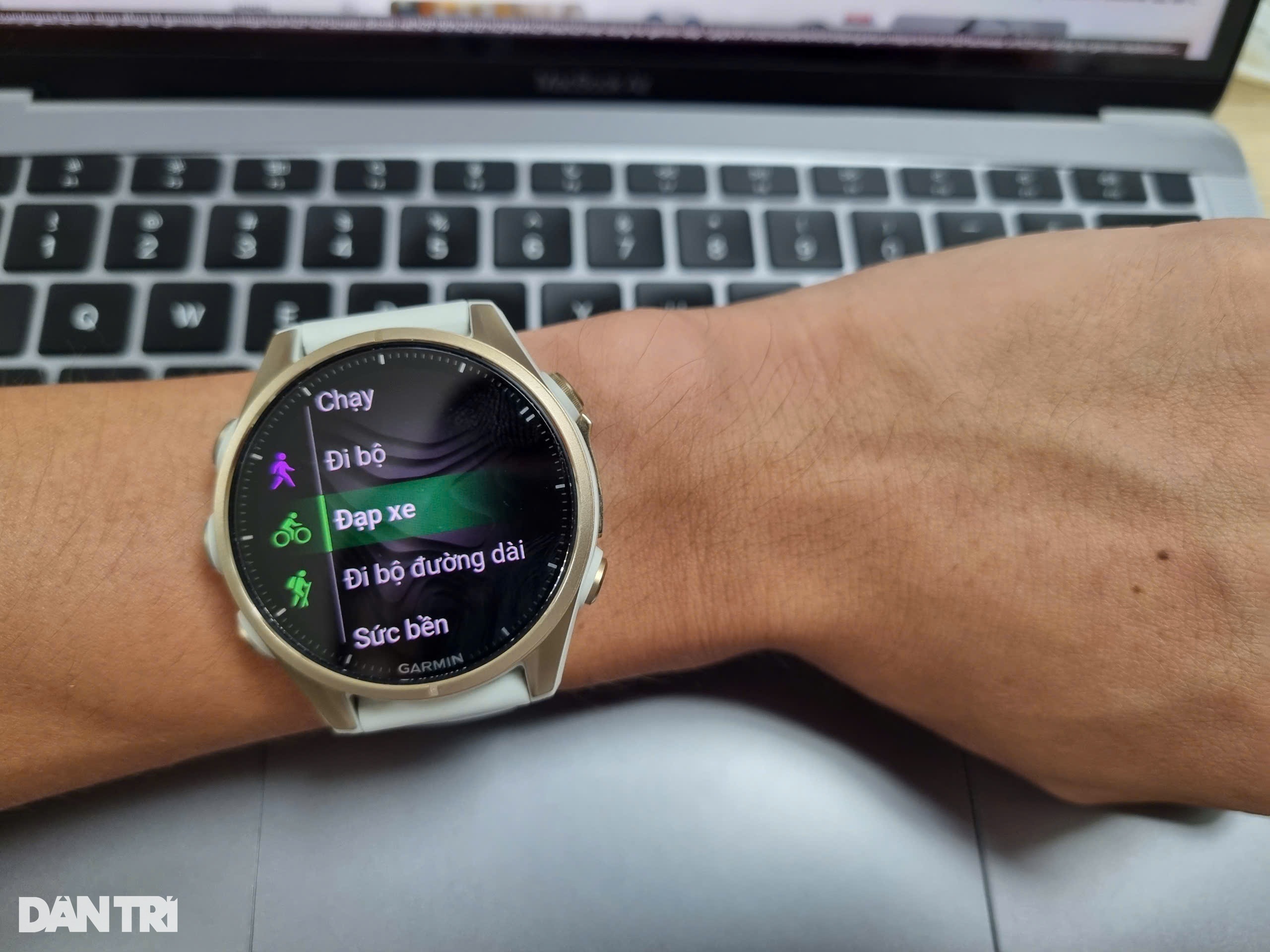Mở hộp đồng hồ Garmin Fenix 8 vừa ra mắt - 4 Mở hộp đồng hồ Garmin Fenix 8 vừa ra mắt - 4