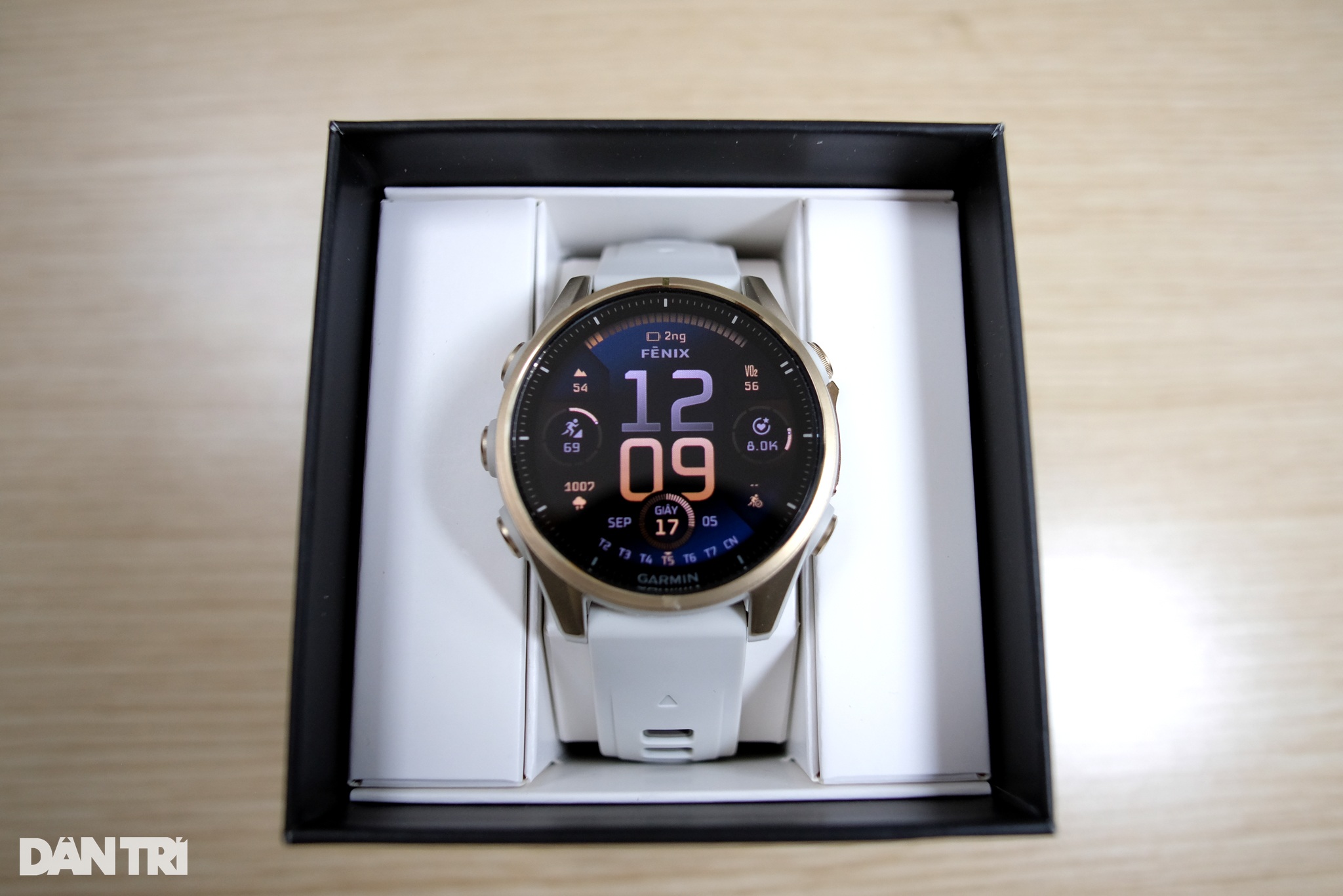 Mở hộp đồng hồ Garmin Fenix 8 vừa ra mắt - 5 Mở hộp đồng hồ Garmin Fenix 8 vừa ra mắt - 5