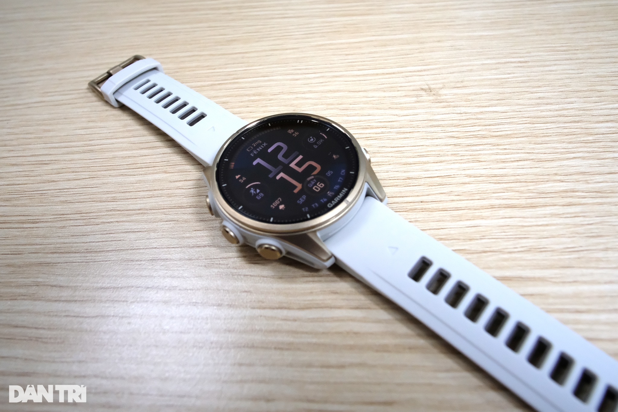 Mở hộp đồng hồ Garmin Fenix 8 vừa ra mắt - 6 Mở hộp đồng hồ Garmin Fenix 8 vừa ra mắt - 6