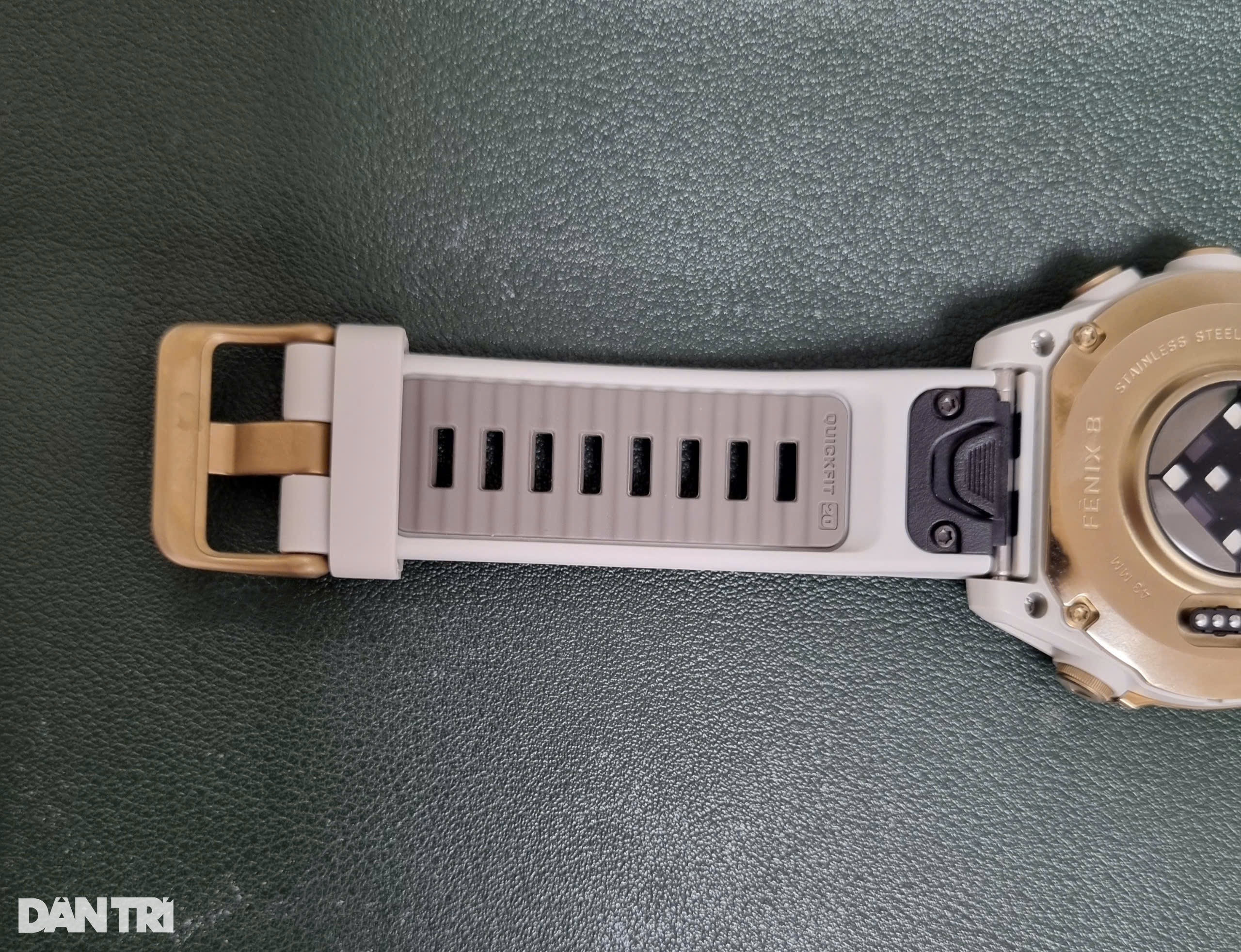 Mở hộp đồng hồ Garmin Fenix 8 vừa ra mắt - 10 Mở hộp đồng hồ Garmin Fenix 8 vừa ra mắt - 10