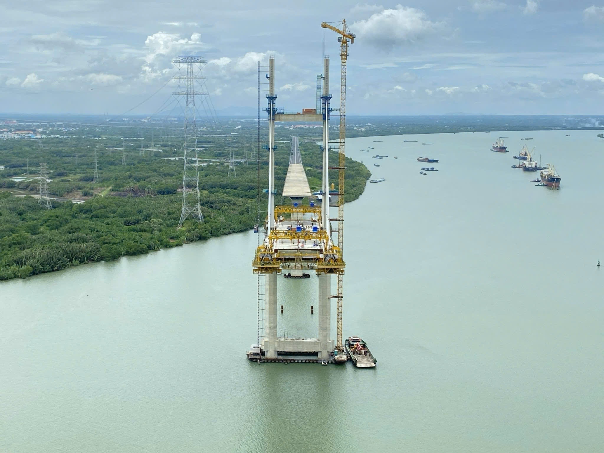 Cao tốc Bến Lức - Long Thành nỗ lực thông xe sớm hai đoạn- Ảnh 4. Cao tốc Bến Lức - Long Thành nỗ lực thông xe sớm hai đoạn- Ảnh 4.