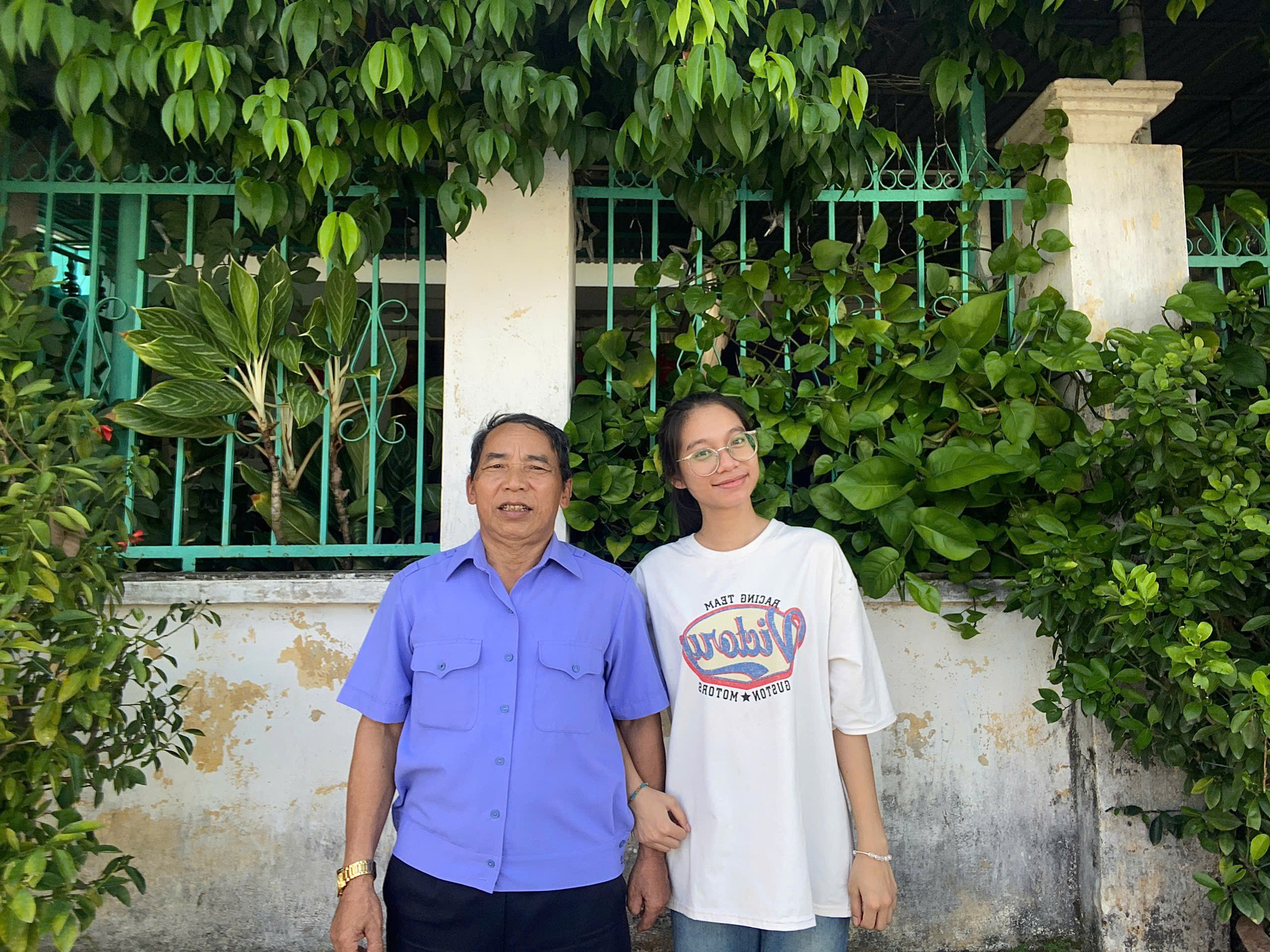Mồ côi mẹ lúc 5 tuổi, ba bỏ đi, cô gái Giẻ Triêng vẫn vào đại học - Ảnh 2. Mồ côi mẹ lúc 5 tuổi, ba bỏ đi, cô gái Giẻ Triêng vẫn vào đại học - Ảnh 2.