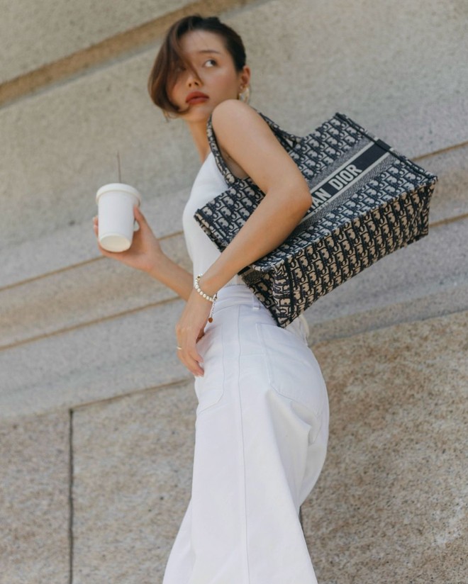 Chuẩn thanh lịch cho quý cô công sở nhờ công thức phối đồ white on white- Ảnh 8. Chuẩn thanh lịch cho quý cô công sở nhờ công thức phối đồ white on white- Ảnh 8.