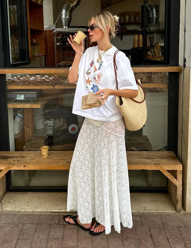 Váy dài và áo thun: cơn sốt đang 'càn quét' Instagram cực hợp với mọi dáng- Ảnh 4. Váy dài và áo thun: cơn sốt đang 'càn quét' Instagram cực hợp với mọi dáng- Ảnh 4.