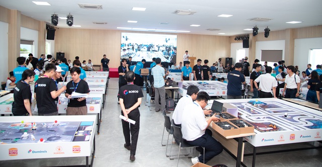 Học sinh hào hứng tranh tài tại đấu trường AI- Ảnh 3. Học sinh hào hứng tranh tài tại đấu trường AI- Ảnh 3.