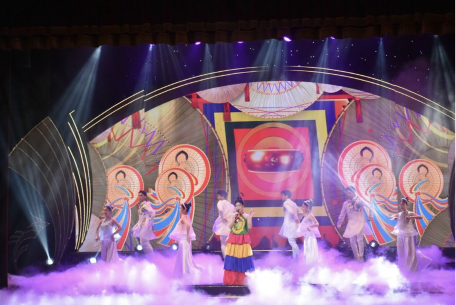 gala tieng viet than thuong mon qua tinh than danh cho nguoi viet nam o nuoc ngoai hinh 2