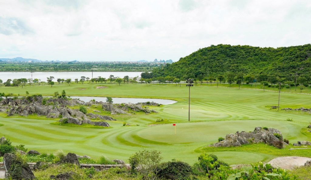 Những mối tình dang dở của 'ông hoàng cải lương' Vũ Linh - Vietnam.vn Royal Ninh Binh5
