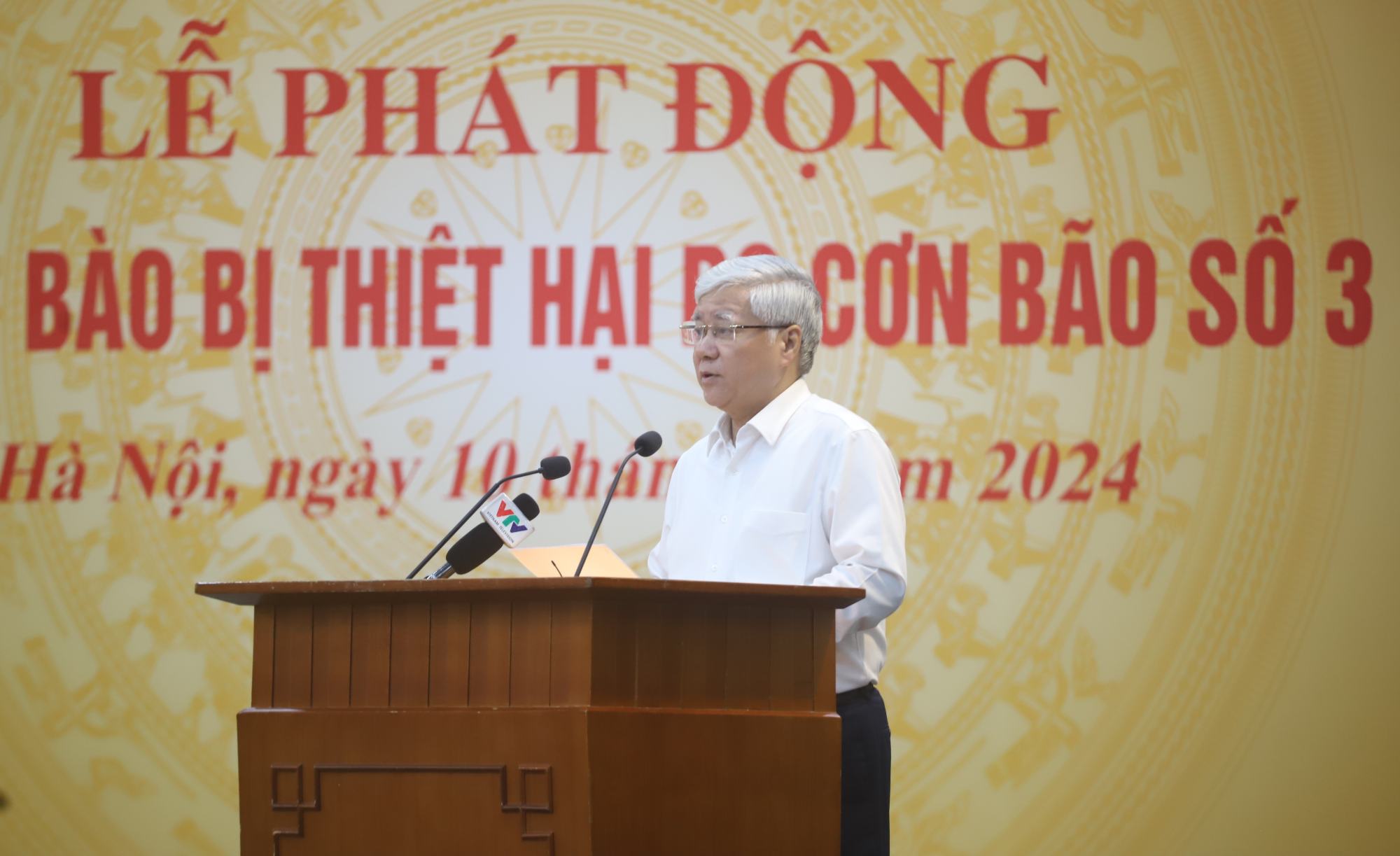 Chủ tịch Ủy ban Trung ương MTTQ Việt Nam Đỗ Văn Chiến phát động kêu gọi ủng hộ. Ảnh: Phạm Đông