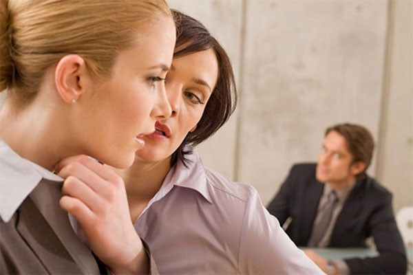 5 điều người EQ cao luôn giữ kín để tránh rắc rối nhưng người EQ thấp gặp ai cũng 'buôn'- Ảnh 2. 5 điều người EQ cao luôn giữ kín để tránh rắc rối nhưng người EQ thấp gặp ai cũng 'buôn'- Ảnh 2.