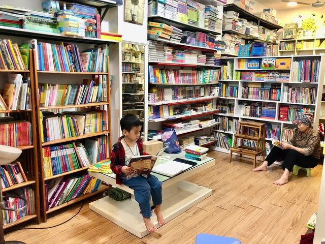 Hành trình lan toả văn hoá đọc của thư viện sách thiếu nhi miễn phí 'Ban công của mẹ'- Ảnh 3. Hành trình lan toả văn hoá đọc của thư viện sách thiếu nhi miễn phí 'Ban công của mẹ'- Ảnh 3.