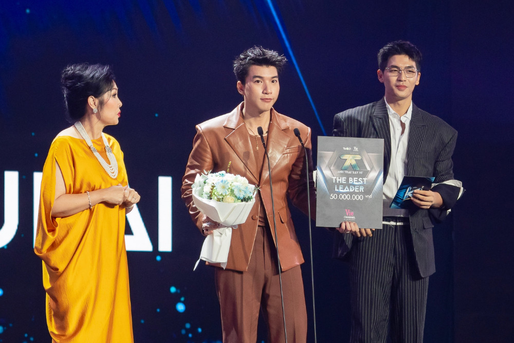 Hiếu Thứ Hai, Rhyder quyên góp 300 triệu tiền thưởng sau khi thắng Anh trai say hi- Ảnh 4. Hiếu Thứ Hai, Rhyder quyên góp 300 triệu tiền thưởng sau khi thắng Anh trai say hi- Ảnh 4.