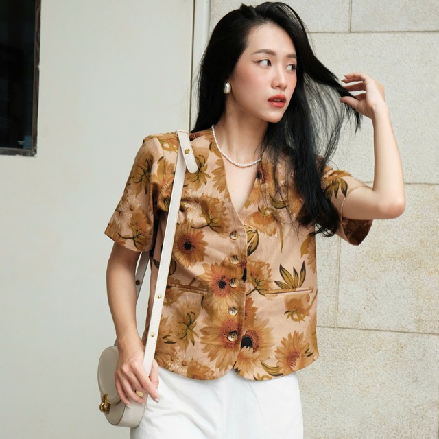 Cách diện áo blazer, áo vest không cầu kỳ mà vẫn sành điệu- Ảnh 6. Cách diện áo blazer, áo vest không cầu kỳ mà vẫn sành điệu- Ảnh 6.