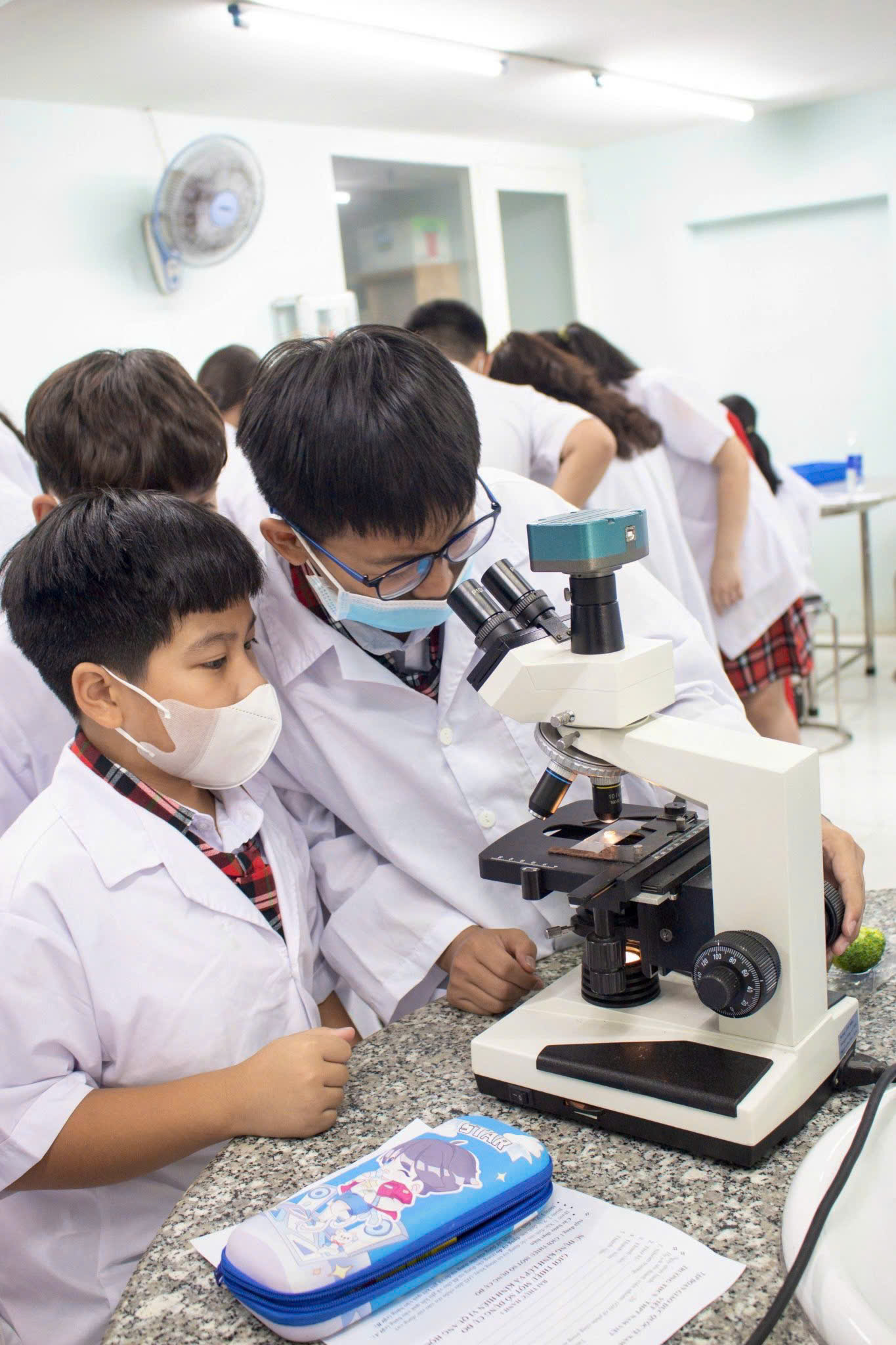 Không cần học thêm, học sinh vẫn vững vàng chinh phục các kỳ thi - Ảnh 2. Không cần học thêm, học sinh vẫn vững vàng chinh phục các kỳ thi - Ảnh 2.