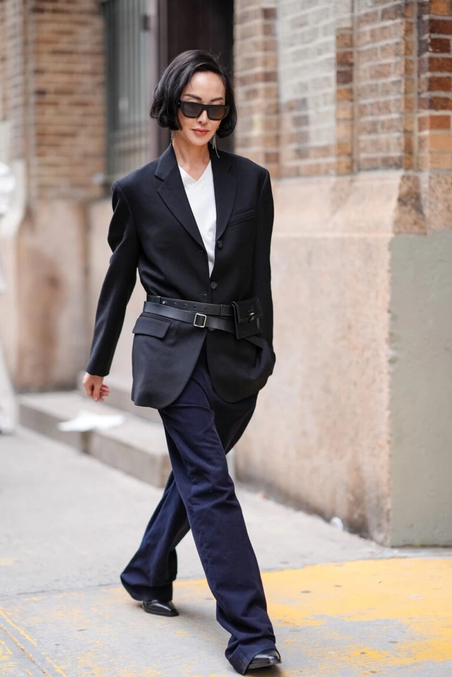Blazer và thắt lưng, combo hoàn hảo cho thời trang đường phố mùa thu 2024- Ảnh 6. Blazer và thắt lưng, combo hoàn hảo cho thời trang đường phố mùa thu 2024- Ảnh 6.
