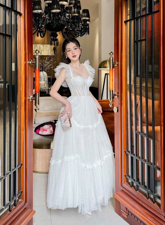 Gợi ý những mẫu váy dự tiệc giúp nàng đẹp tựa nữ thần- Ảnh 2. Gợi ý những mẫu váy dự tiệc giúp nàng đẹp tựa nữ thần- Ảnh 2.