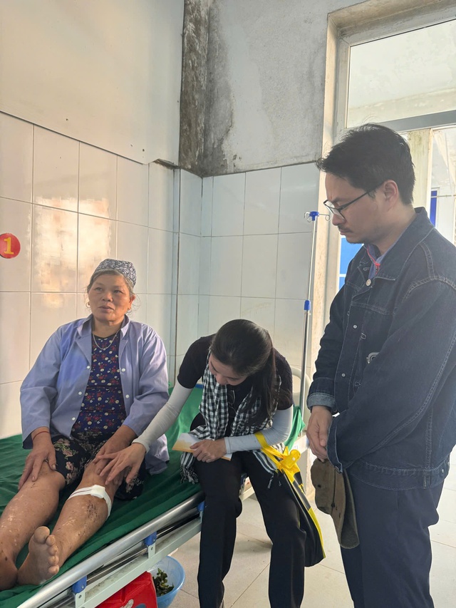 Sẻ chia với người dân thôn Làng Nủ sau bão lũ, sạt lở đất - Ảnh 4. Sẻ chia với người dân thôn Làng Nủ sau bão lũ, sạt lở đất - Ảnh 4.
