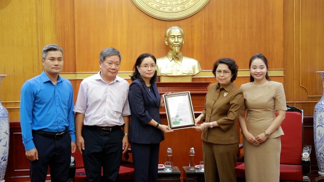 Bộ Văn hóa, Thể thao và Du lịch trao 1,5 tỷ đồng ủng hộ đồng bào bị thiệt hại bởi bão lũ - Ảnh 3. Bộ Văn hóa, Thể thao và Du lịch trao 1,5 tỷ đồng ủng hộ đồng bào bị thiệt hại bởi bão lũ - Ảnh 3.