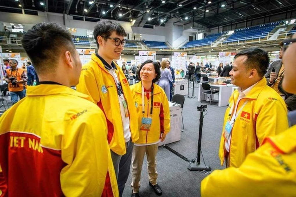 Lê Quang Liêm đánh bại Vua cờ Trung Quốc ở Olympiad 2024 - 2 Lê Quang Liêm đánh bại Vua cờ Trung Quốc ở Olympiad 2024 - 2