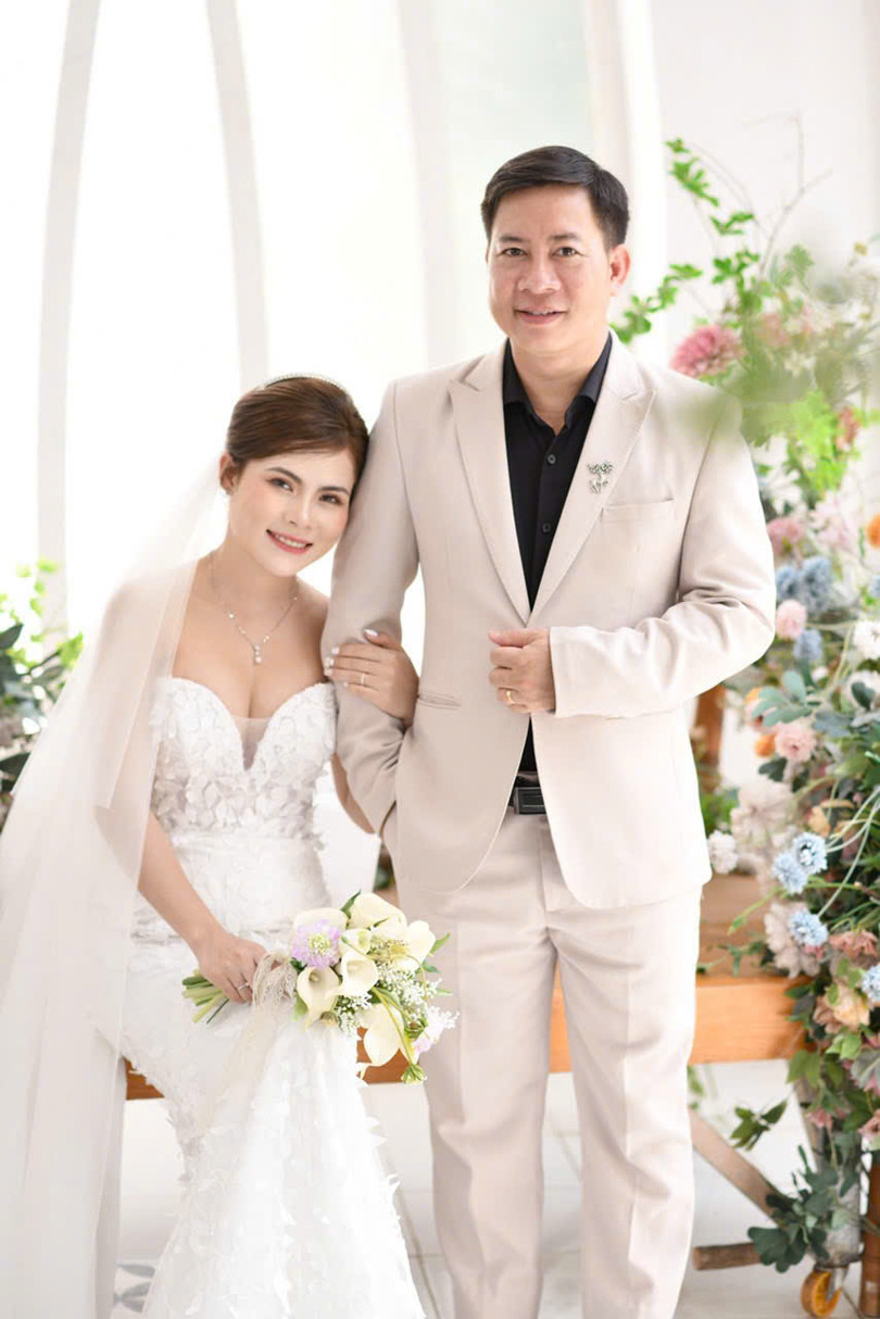 Cô gái Long An lấy chồng hơn 13 tuổi: Cứ giận lại đổi cách xưng hô - Ảnh 3. Cô gái Long An lấy chồng hơn 13 tuổi: Cứ giận lại đổi cách xưng hô - Ảnh 3.