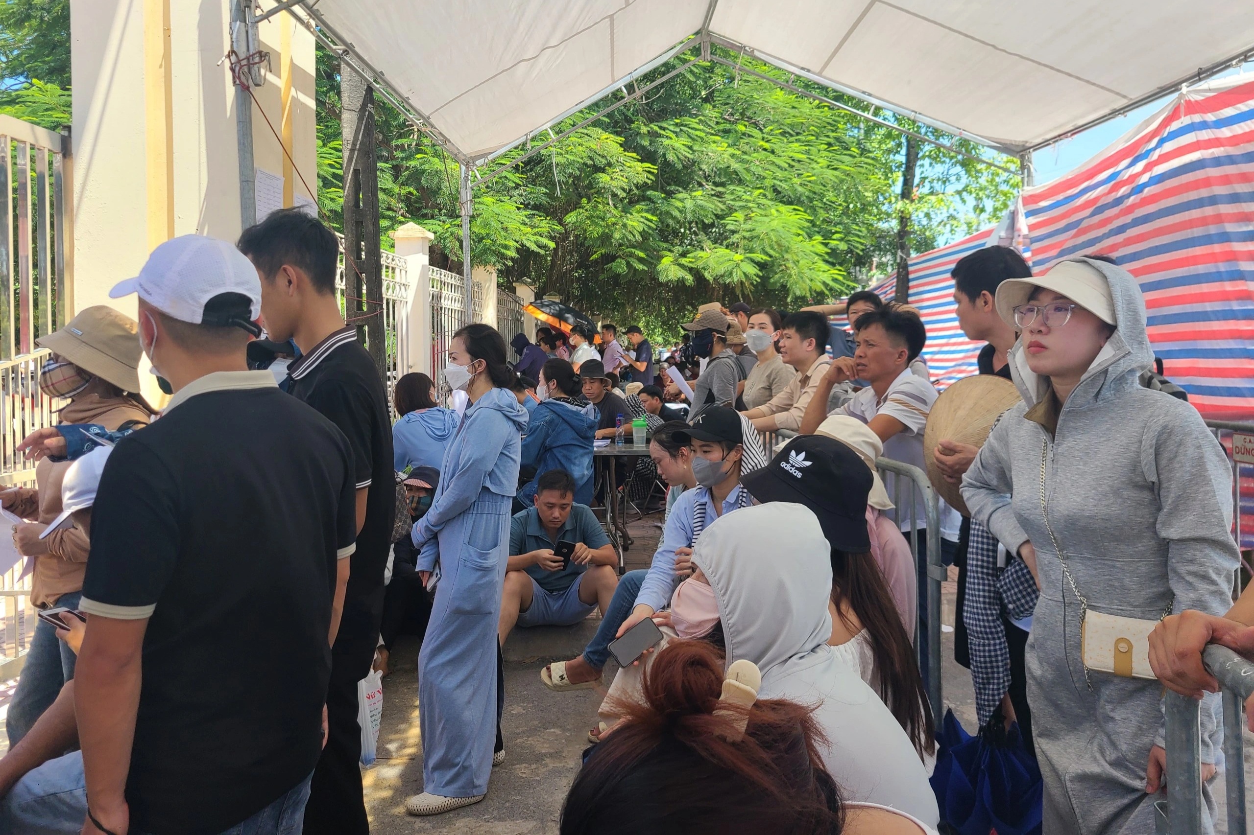 Ồ ạt bỏ cọc đấu giá đất vùng ven Hà Nội: Không ngăn chặn sẽ méo thị trường - 2 Ồ ạt bỏ cọc đấu giá đất vùng ven Hà Nội: Không ngăn chặn sẽ méo thị trường - 2