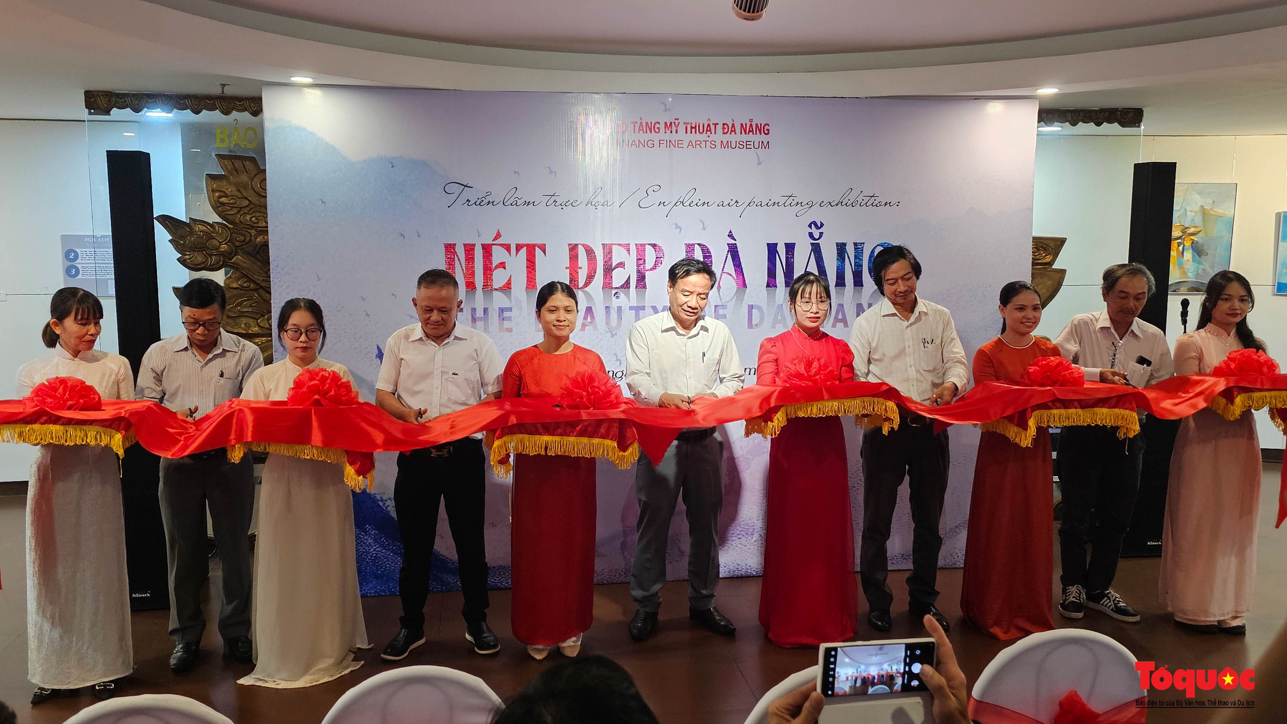 Khai mạc triển lãm mỹ thuật “Nét đẹp Đà Nẵng” năm 2024 - Ảnh 2. Khai mạc triển lãm mỹ thuật “Nét đẹp Đà Nẵng” năm 2024 - Ảnh 2.