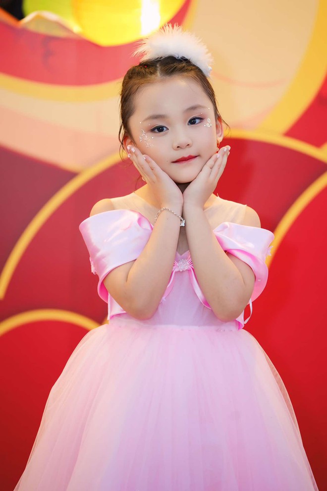 Thời trang trẻ em lấy cảm hứng từ những câu chuyện về trung thu- Ảnh 3. Thời trang trẻ em lấy cảm hứng từ những câu chuyện về trung thu- Ảnh 3.