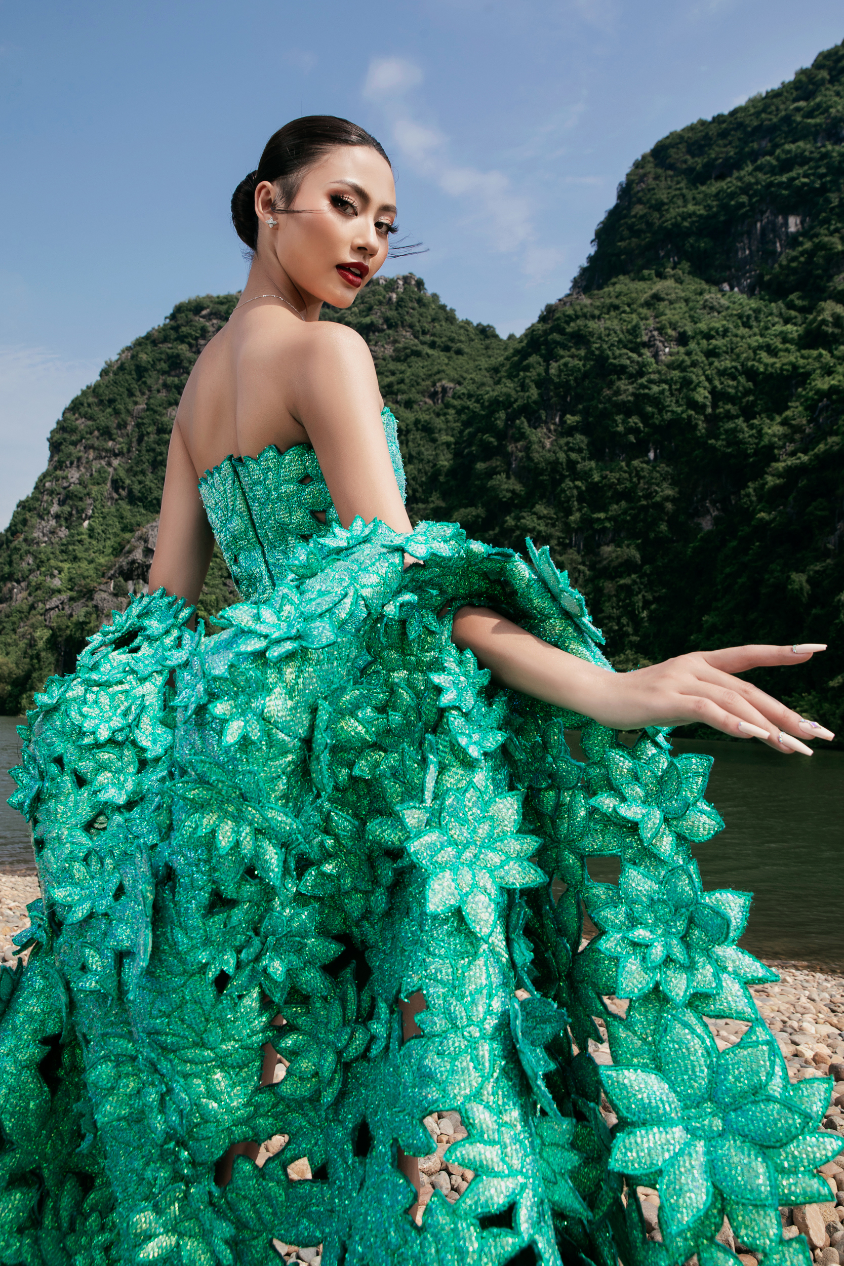 Xuân Hạnh nhận