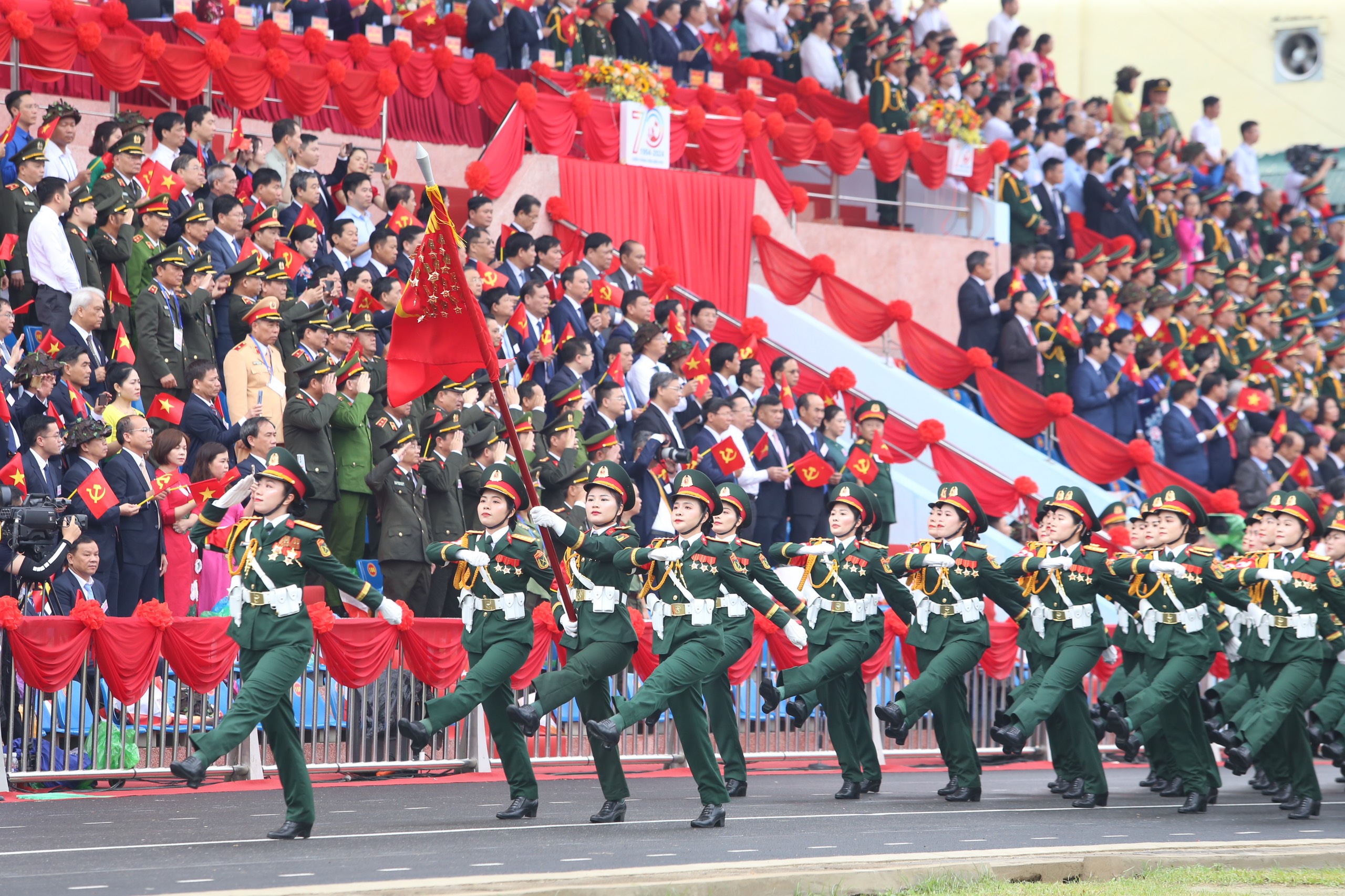 Không tổ chức diễu binh, diễu hành kỷ niệm 80 năm Ngày thành lập Quân đội nhân dân- Ảnh 1. Không tổ chức diễu binh, diễu hành kỷ niệm 80 năm Ngày thành lập Quân đội nhân dân- Ảnh 1.