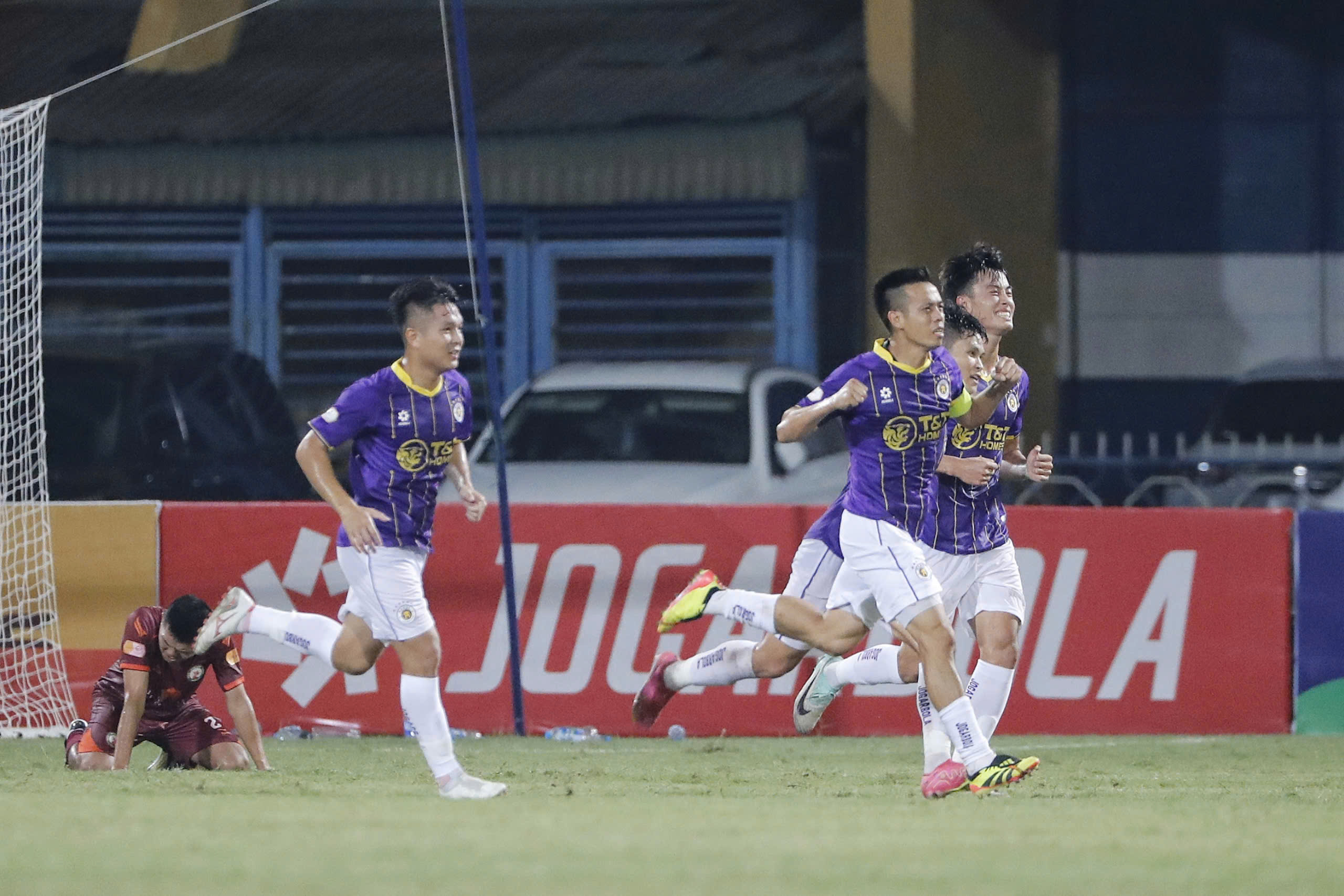 Lịch thi đấu mới nhất V-League ngày 22.9: Rực lửa derby thủ đô- Ảnh 3. Lịch thi đấu mới nhất V-League ngày 22.9: Rực lửa derby thủ đô- Ảnh 3.