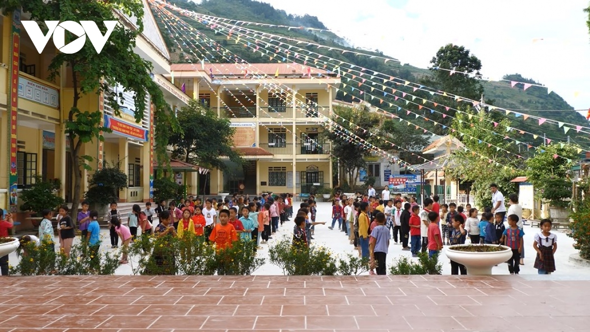 lào cai chuyển học sinh từ trường học có nguy cơ sạt lở cao về nơi an toàn hình ảnh 3 lao cai chuyen hoc sinh tu truong hoc co nguy co sat lo cao ve noi an toan hinh anh 3