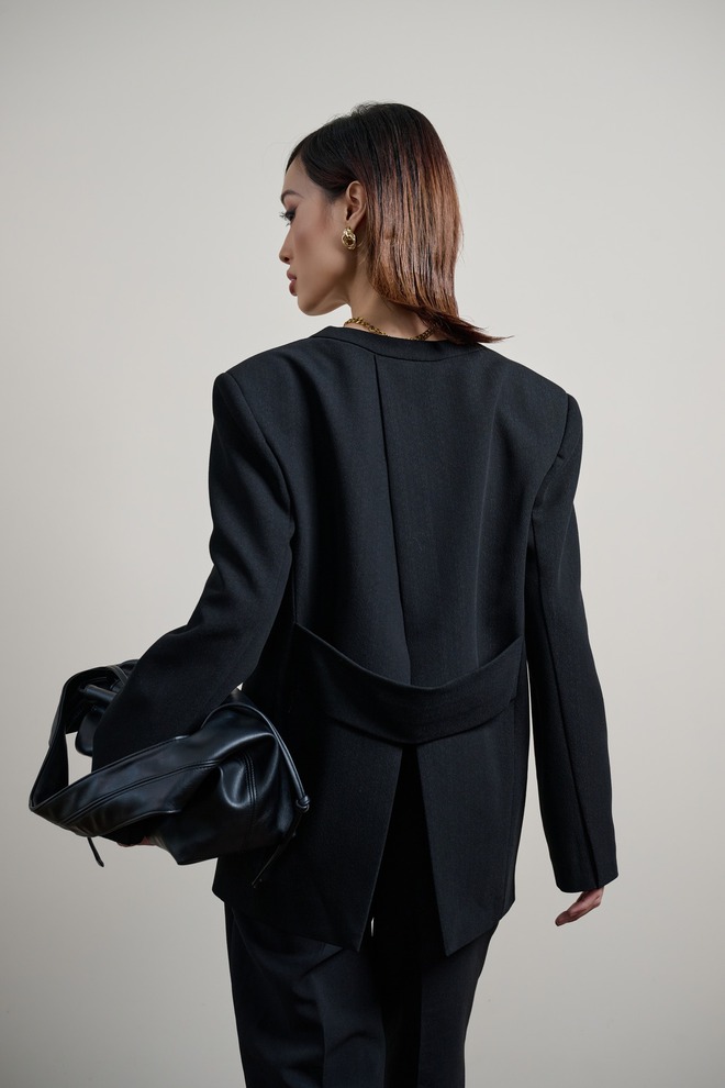 Đi làm đi chơi đều tiện nhờ bản phối từ áo vest, blazer thu đông- Ảnh 5. Đi làm đi chơi đều tiện nhờ bản phối từ áo vest, blazer thu đông- Ảnh 5.