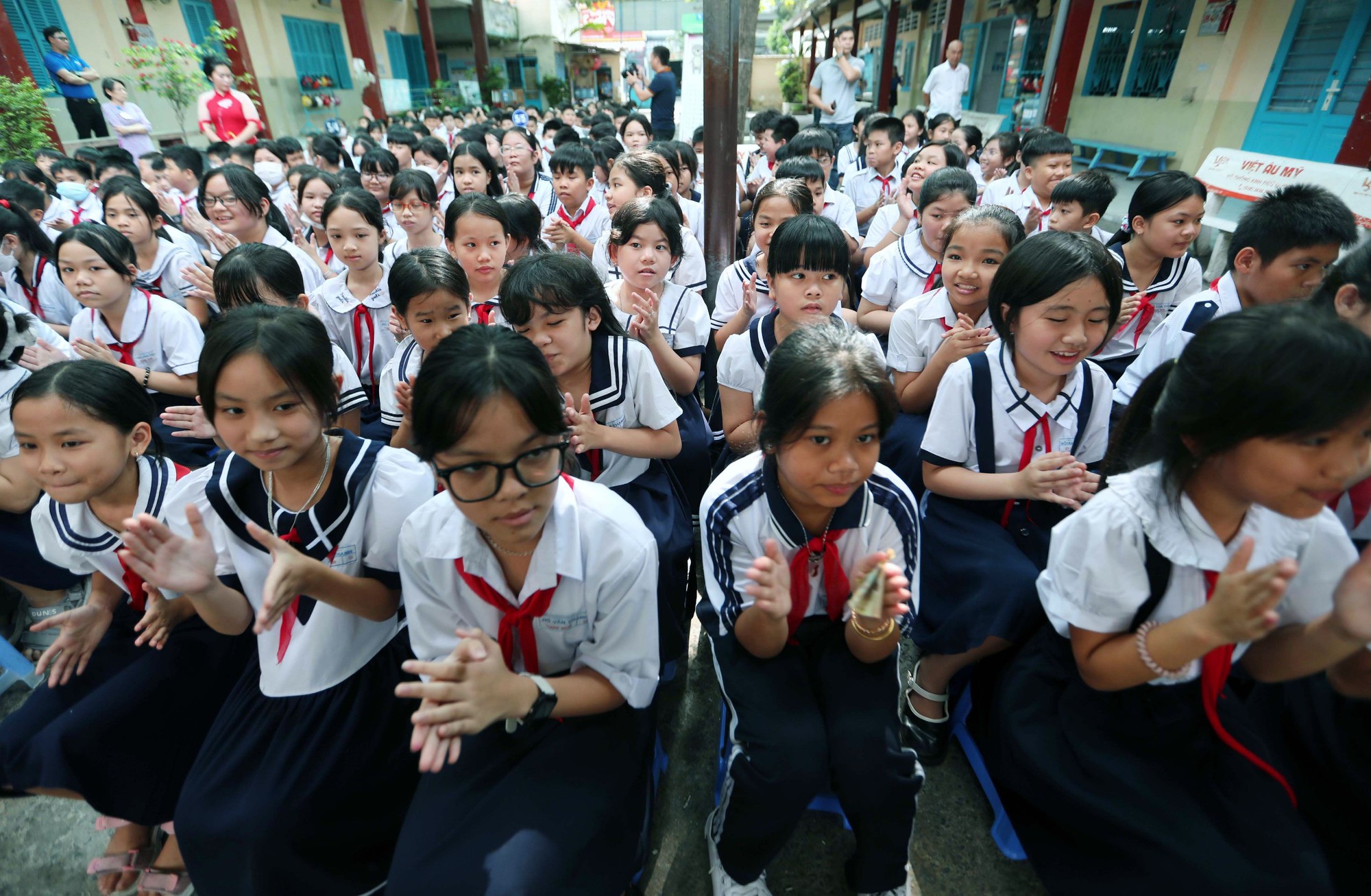 Q.12, TP.HCM hướng dẫn các khoản thu trong năm học mới: Mức tối đa bao nhiêu?- Ảnh 4. Q.12, TP.HCM hướng dẫn các khoản thu trong năm học mới: Mức tối đa bao nhiêu?- Ảnh 4.