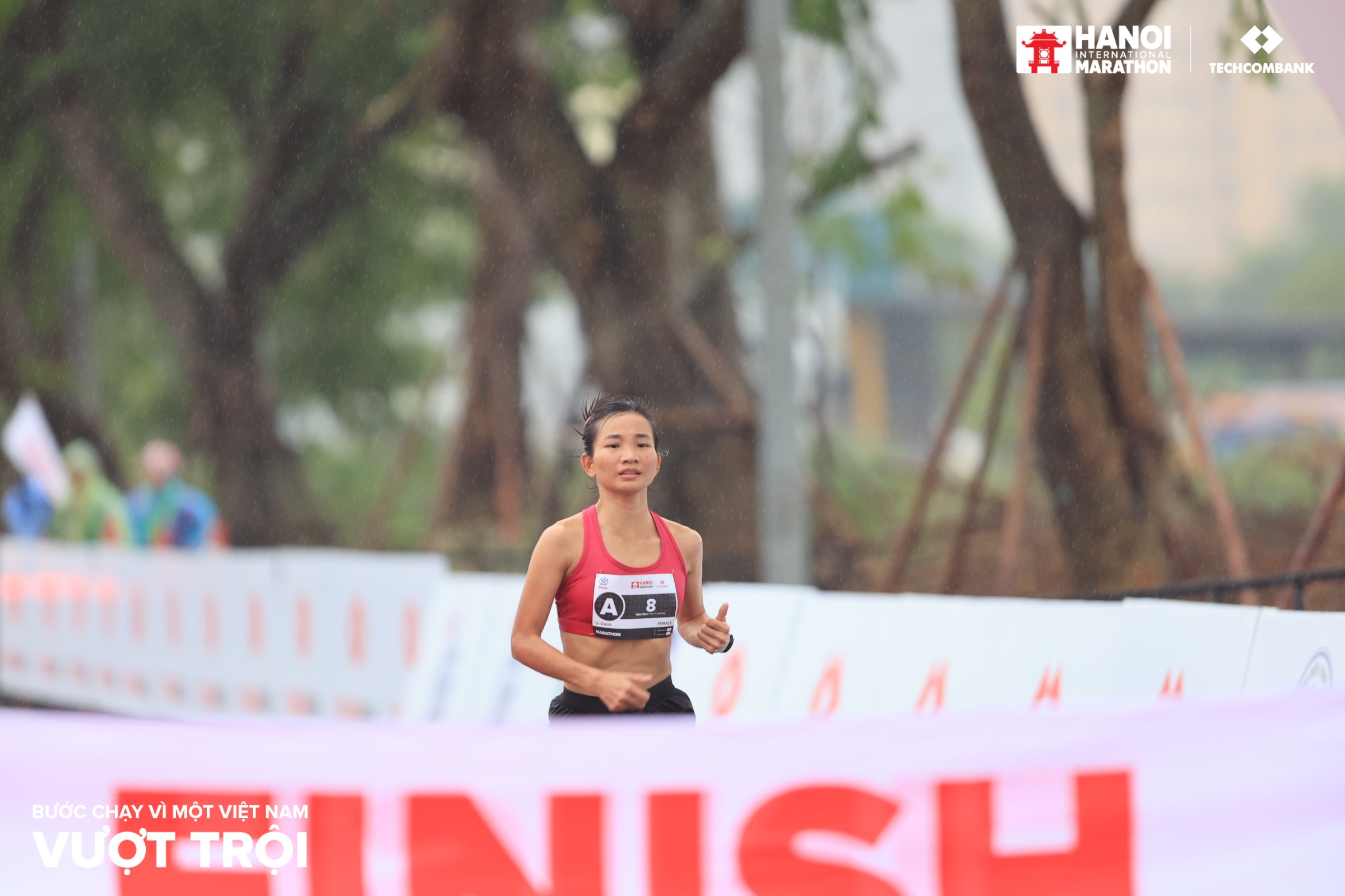 Giải marathon quốc tế Hà Nội Techcombank: Hành trình tinh thần thể thao kiên định, mạnh mẽ - Ảnh 3. Giải marathon quốc tế Hà Nội Techcombank: Hành trình tinh thần thể thao kiên định, mạnh mẽ - Ảnh 3.