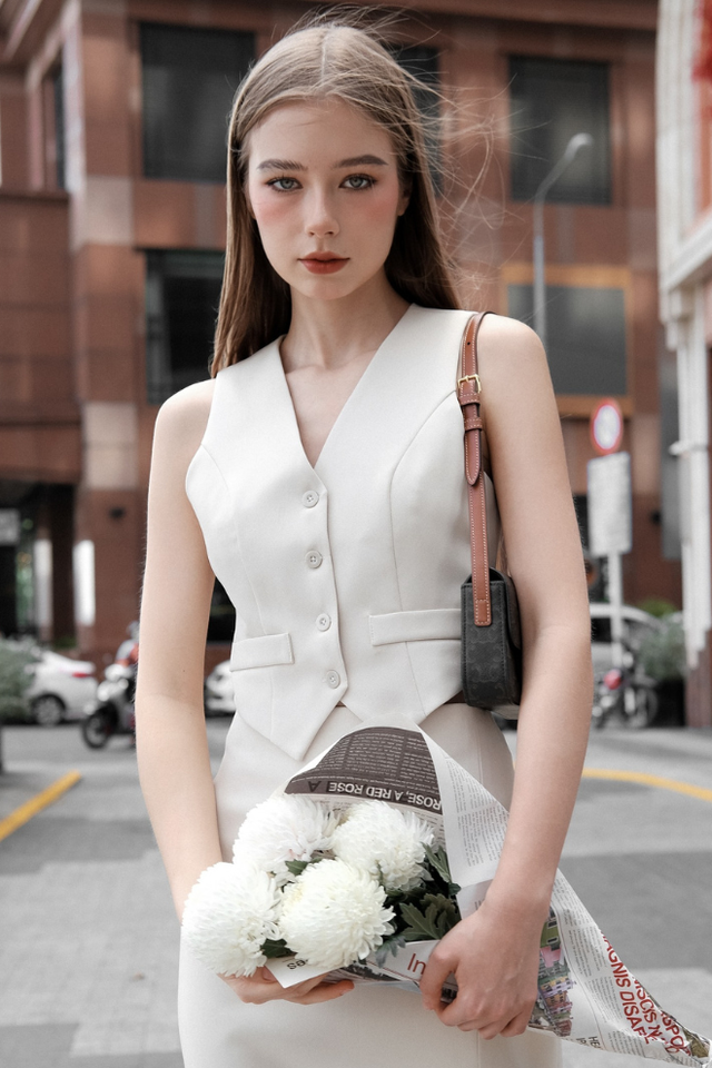 Khẳng định gu thời trang với áo gile trong phong cách dạo phố- Ảnh 2. Khẳng định gu thời trang với áo gile trong phong cách dạo phố- Ảnh 2.