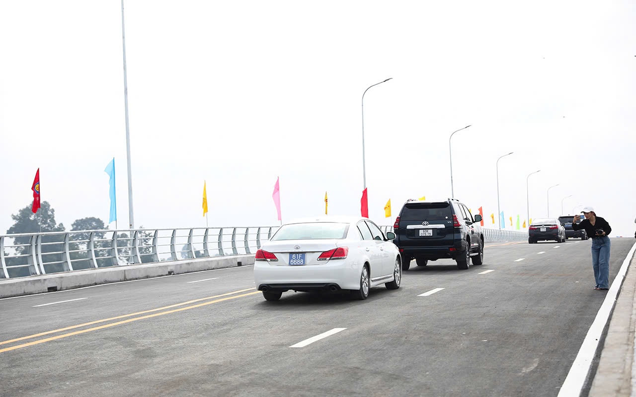 Khánh thành cầu Bạch Đằng 2 nối hai tỉnh Bình Dương và Đồng Nai- Ảnh 2. Khánh thành cầu Bạch Đằng 2 nối hai tỉnh Bình Dương và Đồng Nai- Ảnh 2.