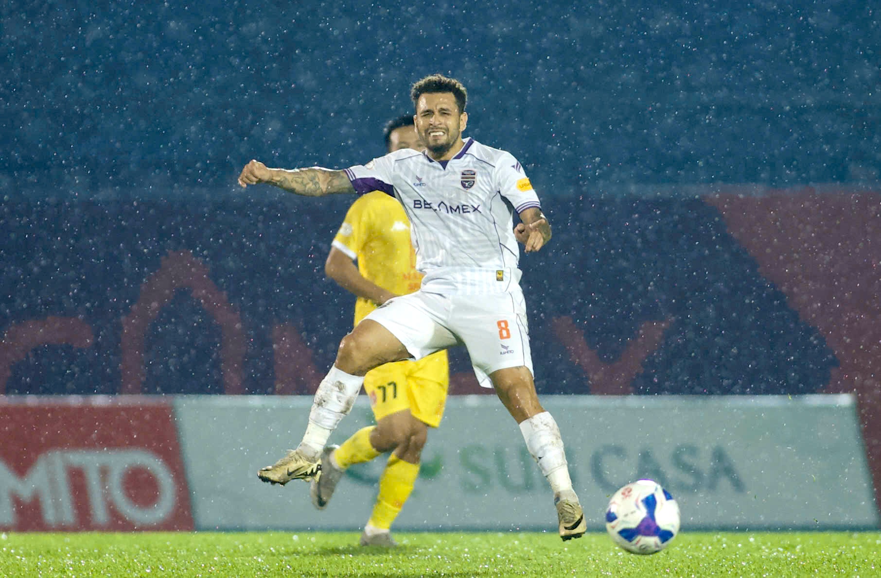 Wellington Nem chơi nhạt nhòa trong trận ra mắt sân nhà Gò Đậu Wellington Nem chơi nhạt nhòa trong trận ra mắt sân nhà Gò Đậu