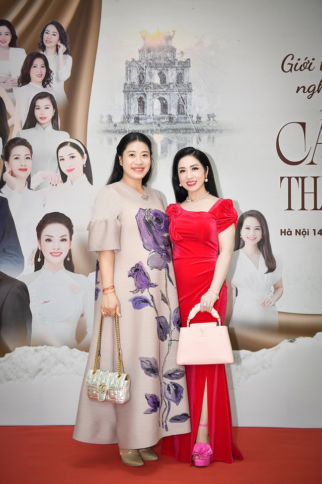 "Cảm xúc tháng 10" quy tụ đông đảo các ngôi sao hàng đầu Việt Nam - Ảnh 3. "Cảm xúc tháng 10" quy tụ đông đảo các ngôi sao hàng đầu Việt Nam - Ảnh 3.