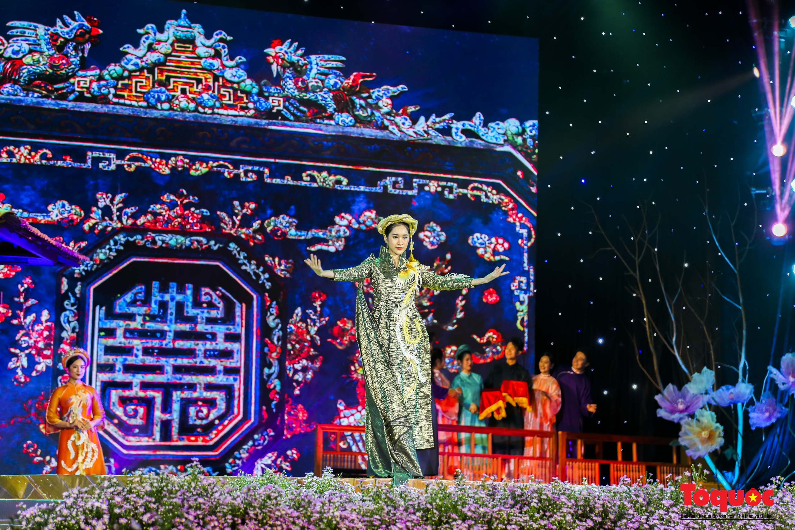 Áo dài Huế kể chuyện về huyền thoại "Linh Phụng" - Ảnh 7.