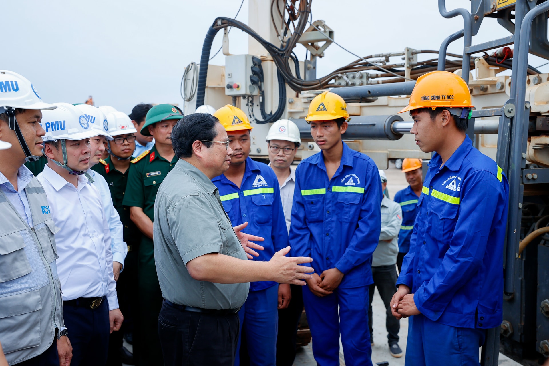Thủ tướng: Đẩy nhanh tiến độ, cơ bản hoàn thành sân bay Long Thành vào cuối năm 2025- Ảnh 4. Thủ tướng: Đẩy nhanh tiến độ, cơ bản hoàn thành sân bay Long Thành vào cuối năm 2025- Ảnh 4.