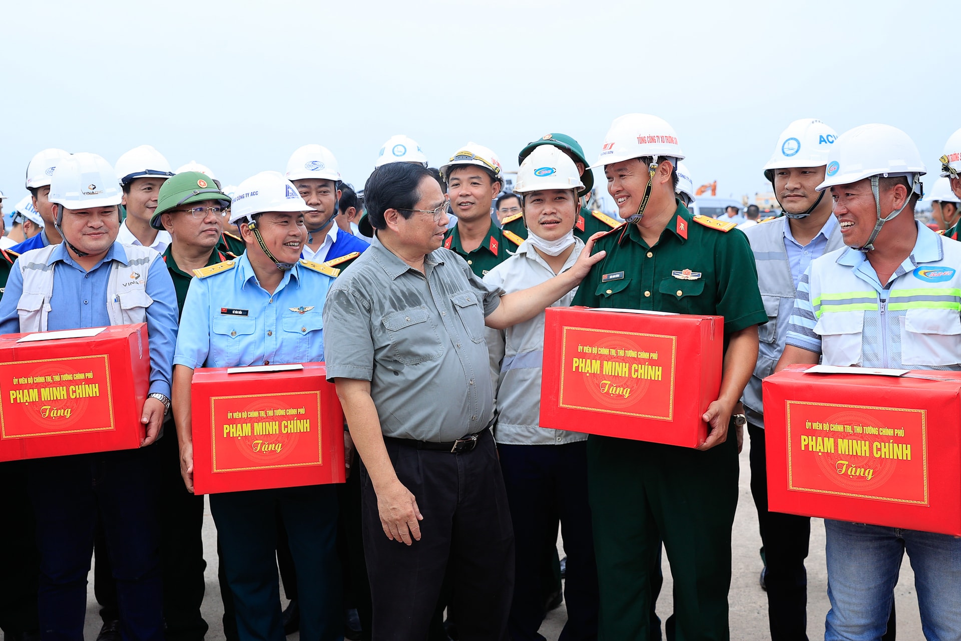 Thủ tướng: Đẩy nhanh tiến độ, cơ bản hoàn thành sân bay Long Thành vào cuối năm 2025- Ảnh 5. Thủ tướng: Đẩy nhanh tiến độ, cơ bản hoàn thành sân bay Long Thành vào cuối năm 2025- Ảnh 5.