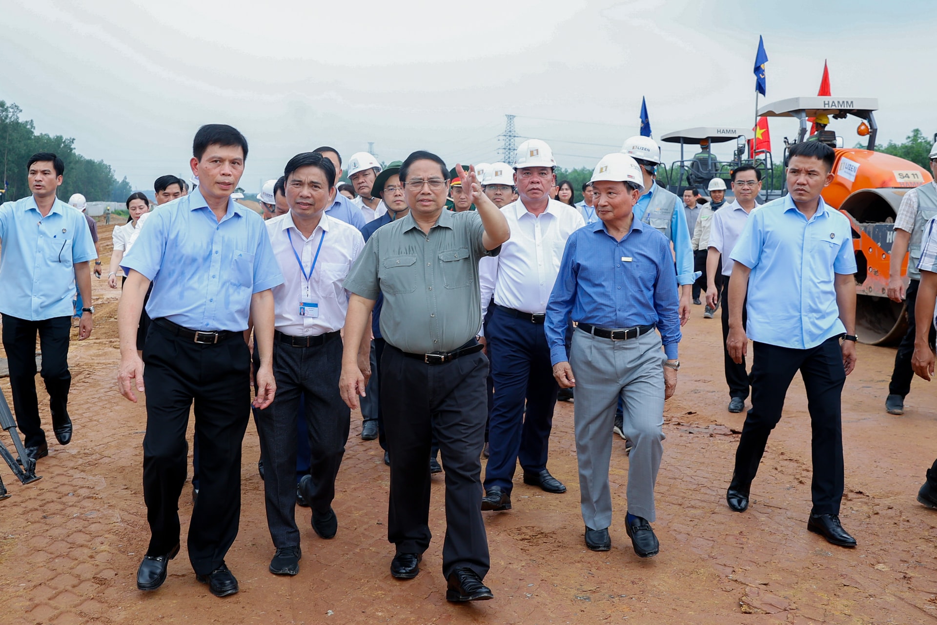 Thủ tướng: Đẩy nhanh tiến độ, cơ bản hoàn thành sân bay Long Thành vào cuối năm 2025- Ảnh 11. Thủ tướng: Đẩy nhanh tiến độ, cơ bản hoàn thành sân bay Long Thành vào cuối năm 2025- Ảnh 11.